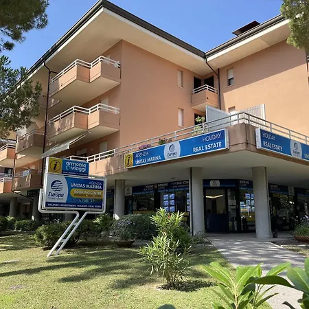 Eliana Apartman *